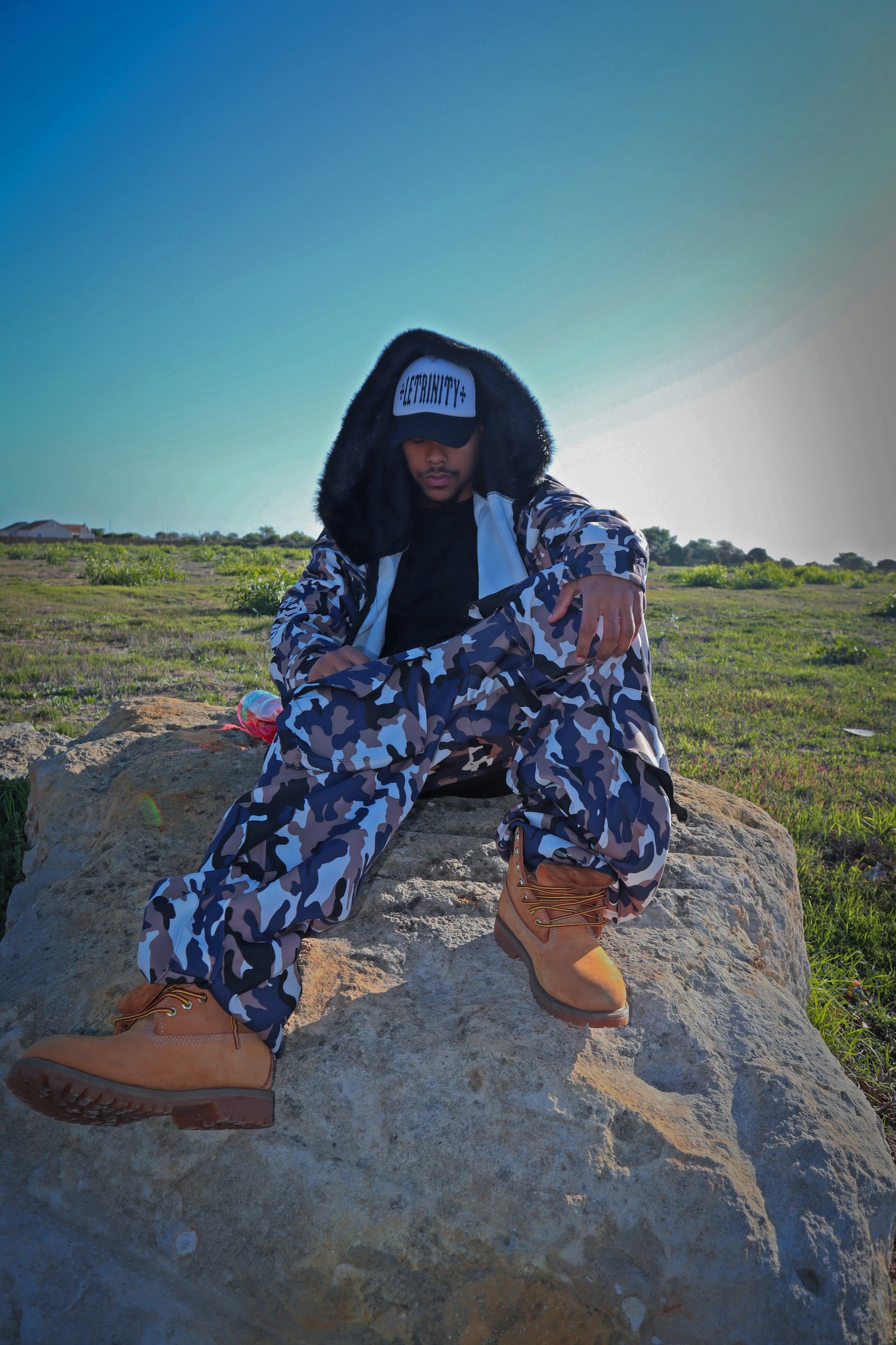 CAMO ZIP UP HOODIE